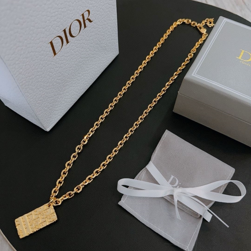 chr1st1an D10r necklaces